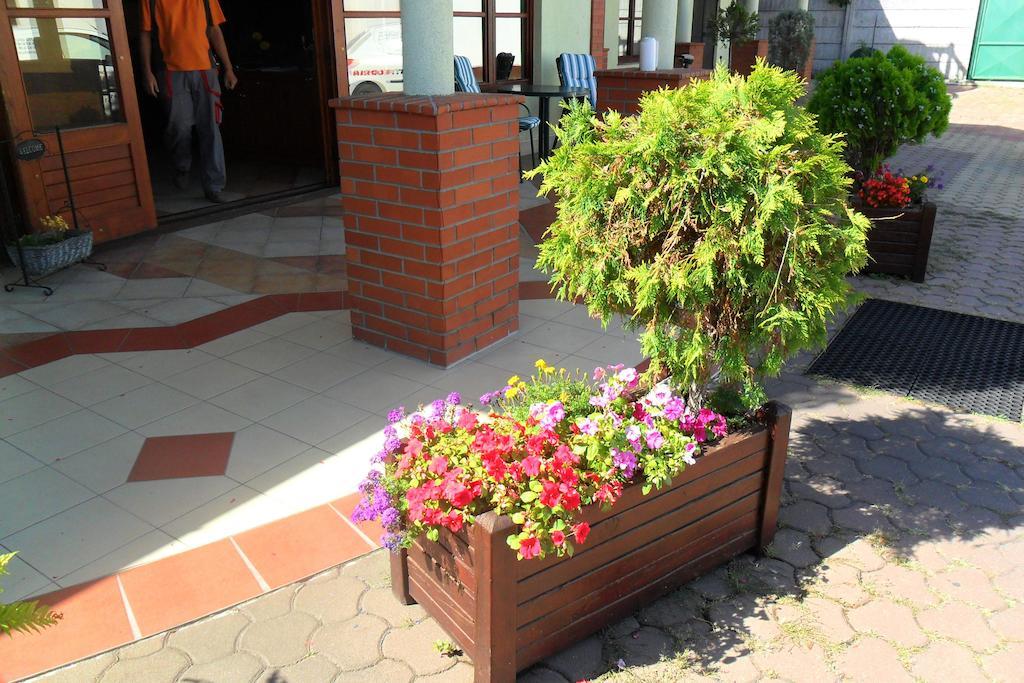 Hotel St.Florian Sturovo Ngoại thất bức ảnh