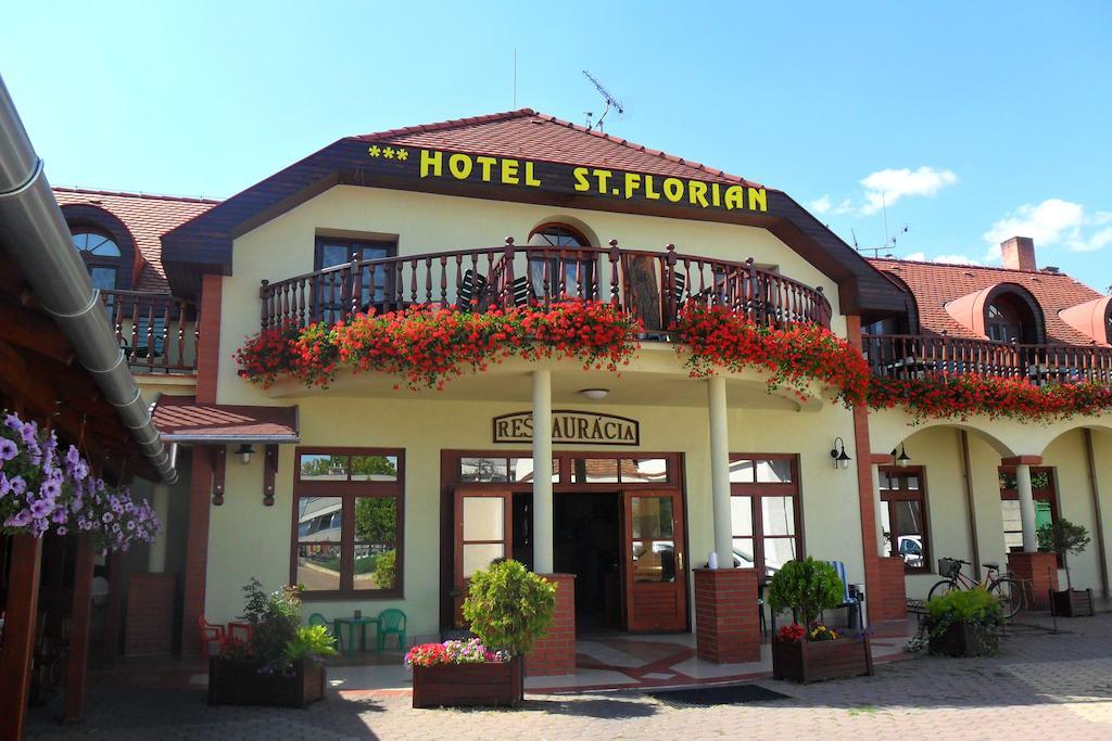 Hotel St.Florian Sturovo Ngoại thất bức ảnh