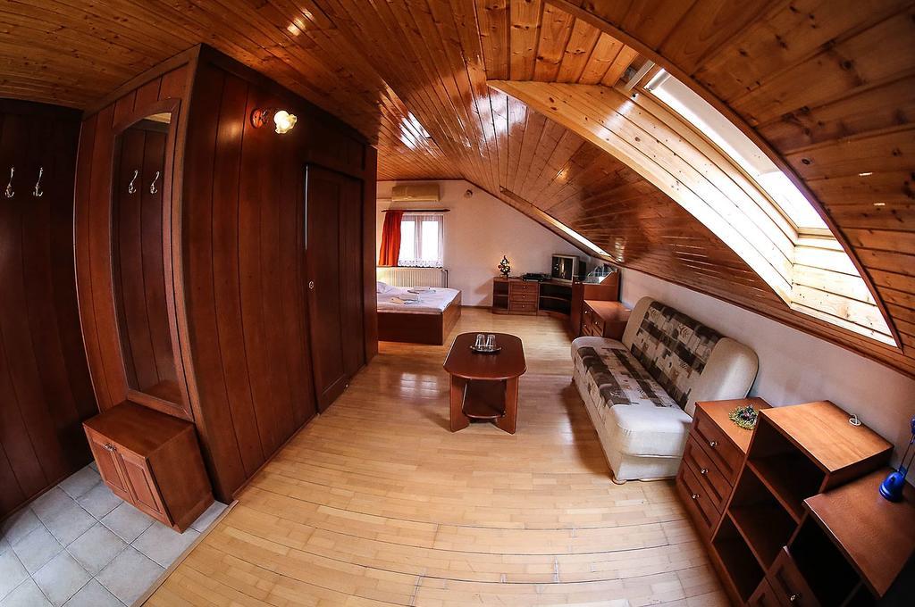 Hotel St.Florian Sturovo Ngoại thất bức ảnh