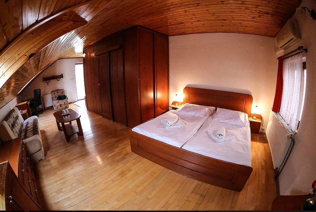 Hotel St.Florian Sturovo Ngoại thất bức ảnh