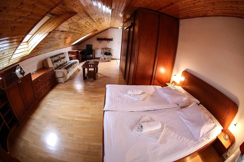 Hotel St.Florian Sturovo Ngoại thất bức ảnh