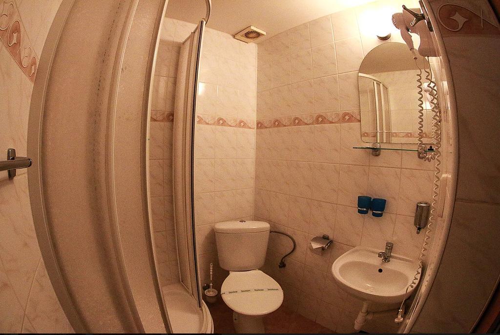 Hotel St.Florian Sturovo Ngoại thất bức ảnh